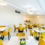 Hotel Ikonik