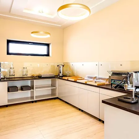 Ikonik Hotel