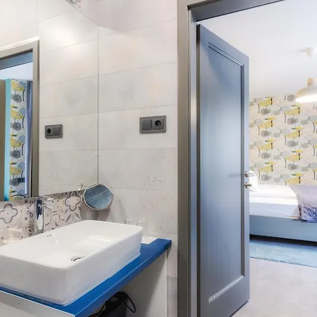 Hotel Ikonik 4*
