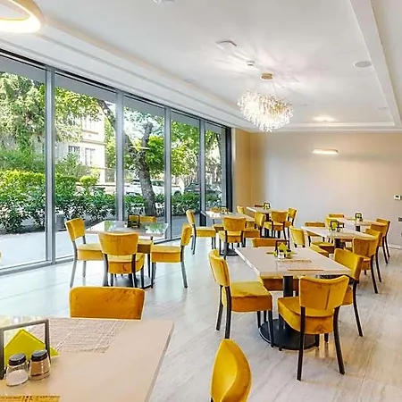 Hotel Ikonik 4*