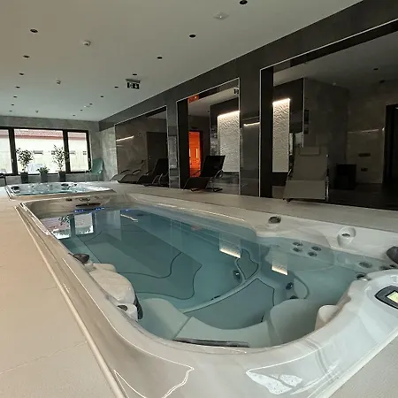 Ikonik Hotel
